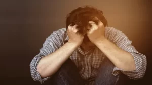 Boala care îi face pe oameni să creadă că nu mai există. Cum ajung unii pacienți să creadă că au murit, deși sunt în viață