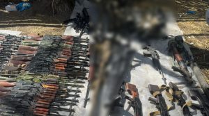 Ucraina a destructurat o rețea de traficanți de arme provenite din zonele ocupate alte țării. Armele ”trofeu” au ajuns la mai mulți dictatori și propagandiști ruși, între care și actorul Steven Seagal.