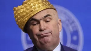 Ilie Bolojan, la un pas de abis: Zero șanse la moțiunea de cenzură. „Baronii” din jurul lui Thuma simt miros de sânge și pregătesc preluarea PNL