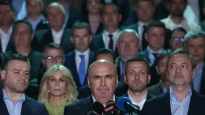 Laude pentru Bolojan în sedința PNL: Ne-a luat de la 8% și ne-a dus la 20% într-un an. Să stăm departe de această majoritate PSD-AUR