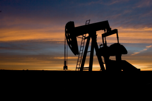Expert Forum: România importă deja 76% din petrol și va deveni dependentă de gazul american