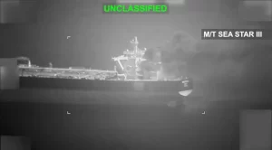 Marina SUA a lovit două petroliere fără încărcătură, care încercau să spargă blocada și să intre într-un port iranian. Navele au fost imobilizate, după ce americanii au tras în coșurile de fum, însă nu au fost raportate victime.