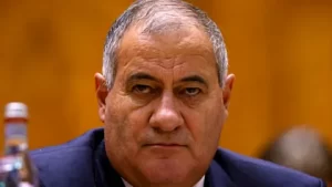 PSD caută majoritatea pierdută prin moțiune. Guvernul minoritar PSD-UDMR prinde contur, dar tot nu are voturile