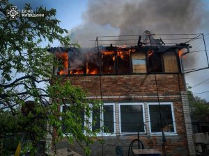 Război în Ucraina. Atac aerian de amploare al armatei ruse, miercuri, cu peste 800 de drone. A vizat regiunile vestice de la granița cu țările NATO, în ziua în care Zelenski a participat la summitul București 9, iar Trump și-a început vizita în China.