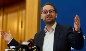 Dominic Fritz neagă că USR negociază guvern cu PSD: Nu vă lăsați dezbinați de virușii dezinformării