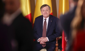 Crin Antonescu susține că Ilie Bolojan se comportă ca un bolșevic: ‘Bolojan vrea să înceapă istoria lui nouă’