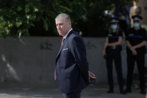 Șefii SRI și SIE, salarii mai mari decât directorul SPP. Ce venituri vor încasa pe noua lege