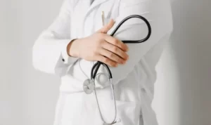 Un medic rezident a murit la Spitalul Floreasca în timpul gărzii. A lăsat acasă doi copii fără tată