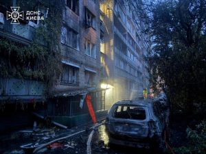 Război Rusia – Ucraina. Mai mulți lideri europeni condamnă atacul rusesc în care mănăstirea din Kiev, patrimoniu UNESCO, a luat foc. Rușii susțin că monumentul ar fi fost lovit de o rachetă Patriot, care ar fi funcționat defectuos din cauză că ar fi avut “termenul de valabilitate expirat”.