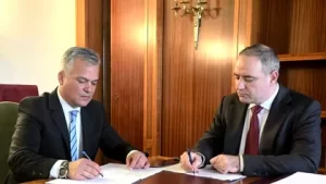 Adrian Veştea îl reconfirmă pe Alexandru Nazare în funcţia de ministru de Finanţe şi dă ca sigur votul de învestitură din parlament