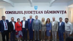 Corneliu Ștefan-Președintele CJDâmbovița: Încă 7 contracte de finanțare semnate pentru dezvoltarea învățământului dâmbovițean!