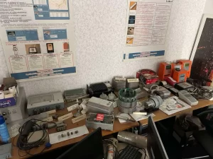Republica Moldova. Serviciul de Informații a identificat o firmă paravan care livra către Rusia componente electronice pentru avioanele de luptă, declarate în acte ca echipamente pentru reciclare. Valoarea exporturilor este estimată la un milion de euro.