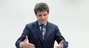 Președintele Nicușor Dan precizează, în ultima zi a sesiunii parlamentare, că nu va face nicio nominalizare de prim-ministru deocamdată, “pentru că nu are sens”. Se așteaptă, în vară, la o sesiune specială a parlamentului, pentru legislația necesară PNRR și SAFE.
