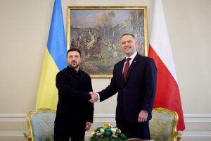 Polonia avertizează că Rusia ar putea efectua operațiuni de sabotaj, pentru a amplifica tensiunile dintre polonezi și ucraineni. Nu exclude posibilitatea unor atacuri asupra ucrainenilor din Polonia, chiar dacă nu are indicii despre planuri concrete.