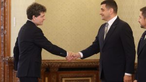 George Simion îi cere lui Nicușor Dan să desemneze un premier acum: E ceasul al 12-lea