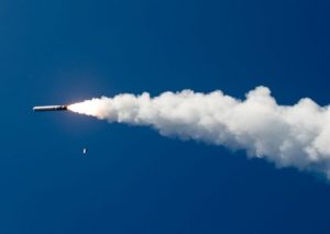 Germania a ajuns la un acord cu SUA pentru achiziția de rachete Tomahawk cu rază lungă de acțiune, care vor fi staționate pe teritoriul german, anunță cancelarul Friedrich Merz după summitul NATO. Inițial, Administrația Trump ezita să aprobe tranzacția, pe fondul îngrijorărilor că Rusia va interpreta acest lucru drept o escaladare.