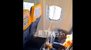 Noi imagini din avionul Ryanair cu hubloul spart: Detalii din anchetă despre salvarea pasagerului parțial aspirat în exterior