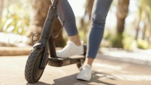 Reguli noi pentru trotinetele electrice în Capitală, la ce să se aștepte bucureștenii: Verdictul lui Titi Aur / video