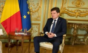 Nicușor Dan spune, după consultările de luni cu liderii partidelor din fosta coaliție, că ”blocajul nu este la numele premierului, ci la componența guvernului”. Adaugă că nu își dorește alegeri anticipate și este de părere că mai există încă șanse de depășire a crizei politice.