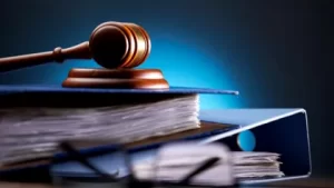 Restanțele salariale ale magistraților: decizia CCR se amână. Constituția pleacă la ștrand