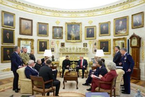 Donald Trump a acceptat să acorde Ucrainei licența pentru a putea produce rachete interceptoare folosite de sistemele Patriot, conform lui Volodimir Zelenski, aflat în SUA. Totuși, experții se așteaptă ca producția propriu-zisă să înceapă peste cel puțin un an.