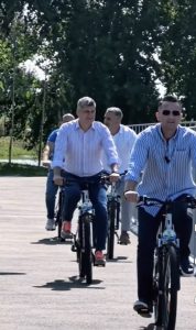 Cristian Daniel Stan-Primarul Municipiului Târgoviște : Parcurile din Târgoviște, verificate de pe bicicletă și pregătite pentru finalul de săptămână!