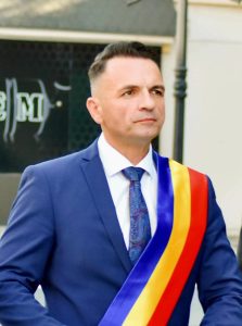 Cristian Daniel Stan-Primarul Municipiului Târgoviște: Tocmai am atins pragul de 70 K urmăritori pe pagina oficială! Vă mulţumesc fiecăruia în parte pentru sprijinul pe care mi l-aţi oferit neîncetat!