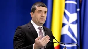 Umbra lui Bolojan în USR: de la venerarea instanțelor la rugăciuni către Cotroceni