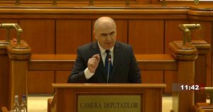Ilie Bolojan subliniază că PNL nu va vota niciun guvern ce ar avea în componență miniștri PSD. Prim-ministrul se poziționează în favoarea alegerilor anticipate, în cazul în care blocajul politic va continua, deși se declară “rezervat” că acestea ar putea fi organizate în viitorul apropiat.