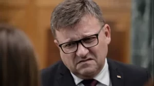 Budăi atacă PNL și USR: „Boicot la tribună, prezență la bani. Românii strâng cureaua, ei se luptă pentru funcții”