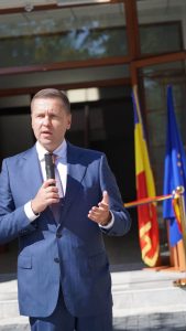 Corneliu Stefan-Presedintele CJDâmbovița: Fiecare grădiniță, fiecare școală, fiecare liceu care se modernizează în județ înseamnă educație de calitate și un viitor mai bun pentru copiii dâmbovițeni.